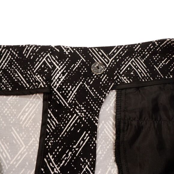 Apt 9 Chino Shorts Size 12 Womens Black White Print Cuffed Stretch W33 Inseam 5 - Picture 10 of 11